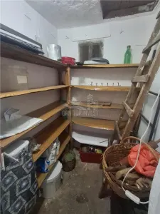 Apartament la casa 2 camere pivnita  100mp gradina zona Lazaret - foto 7