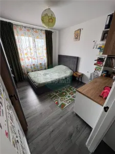 Apartament modern 3 camere balcon pivnita zona Semaforului - foto 12