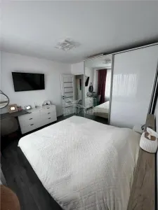 Apartament modern 3 camere balcon pivnita zona Semaforului - foto 7