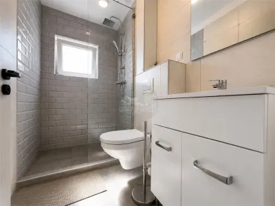 Penthouse modern 4 camere 2 bai parcare Kogalniceanu - foto 6