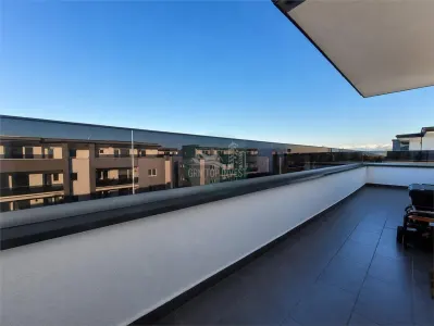 Penthouse modern 4 camere 2 bai parcare Kogalniceanu - foto 10