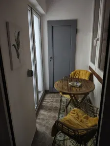 Apartament 4 camere cu balcon si pivnita zona Vasile Aaron - foto 17