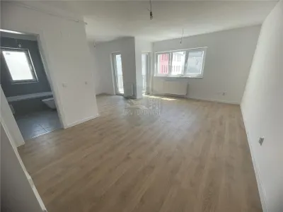 Apartament 4 camere 2 bai cu balcon si parcare pe Doamna Stanca - foto 2