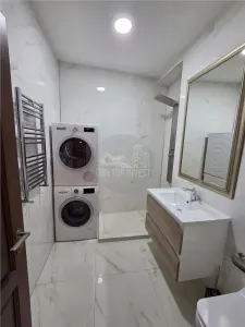 Apartament de LUX 2 camere pivnita zona Centrala - foto 4