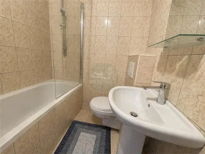 Apartament decomandat cu 3 camere 2 bai si balconzona Ciresica - foto 8