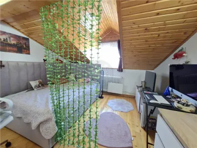 Apartament 3 camere la casa curte pivnita parcare zona Centrala - foto 8
