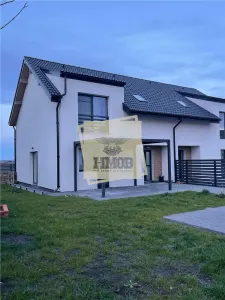 Casa moderna  4 camere 2 bai si teren 380 mp Sura Mica - Sura Mica