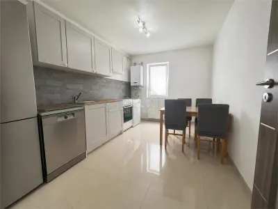 Apartament 3 camere terasa balcon si parcare zona Selimbar - foto 9