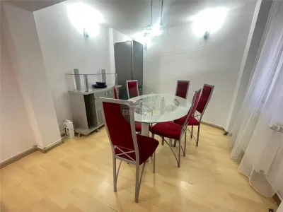 Apartament 3 camere 2 balcoane etaj 1 - zona Centrala - foto 5