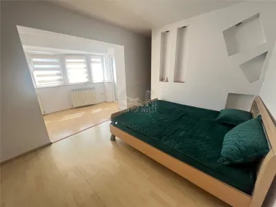 Apartament 3 camere 2 balcoane etaj 1 - zona Centrala - foto 8