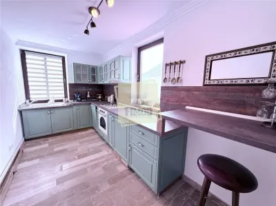 Casa ultracentrala complet renovata 6 camere 3 bai Cisnadioara - foto 16