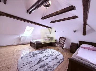 Casa ultracentrala complet renovata 6 camere 3 bai Cisnadioara - foto 22