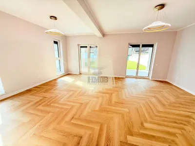 Casa moderna la cheie 4 camere 3 bai si 644 mp teren Selimbar - foto 4