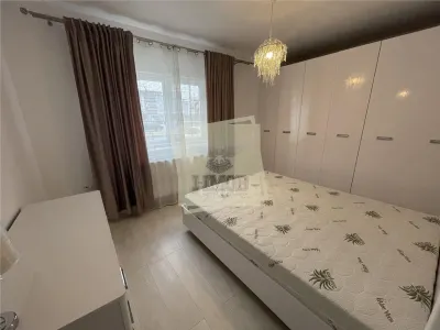 Apartament modern cu 3 camere terasa si 2 parcari in zona Centrala - foto 5