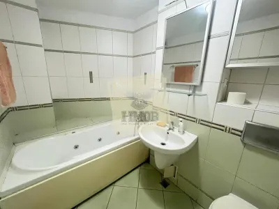 Apartament 3 camere 2 balcoane etaj 1 - zona Centrala - foto 19