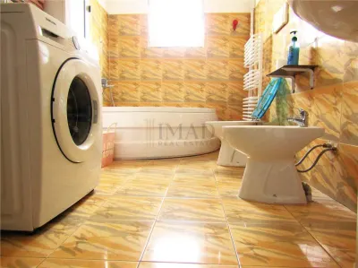 Cu mare potential! Vanzare Casa P+Pod si acoperis TIP TERASA in Ulmi. - foto 7