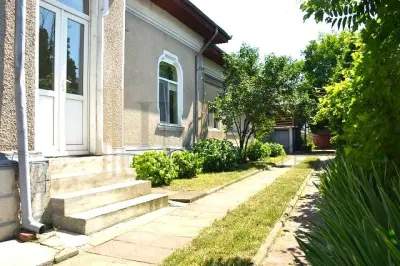 Imobil cu Mare Potential Comercial Calea Domneasca Vizavi de Turnul Chindia. - foto 2