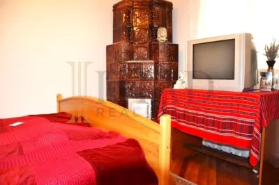 Casa 7 camere + 1000 mp  teren, ideala pensiune - Runcu zona Leaota. - foto 11