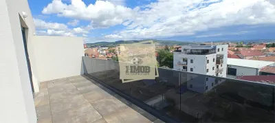 Penthouse cu 4 camere 3 bai si terasa 88 mp in zona Lazaret - foto 18