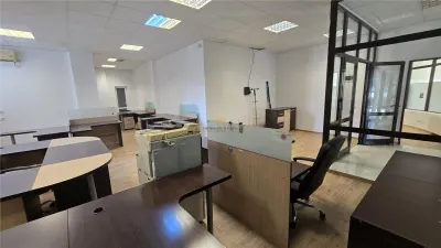 Spatiu Birouri - 180 mp! In Suceava! De Inchiriat! 0727817187 - foto 17