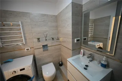 Apartament 3 camere de închiriat în Suceava  Ultracentral | Bloc Nou | Parcare Subterană | Încălzire în Pardoseală | Aer Condiționat - foto 13