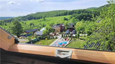 Casa Traditionala din lemn, in Bucovina! Zona Turistica - Cacica! - foto 2