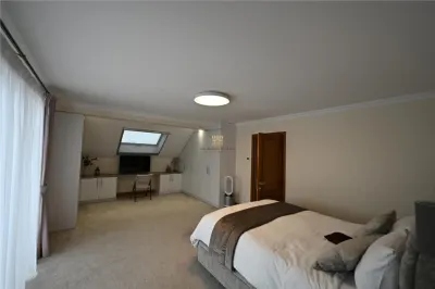 Casă de Lux în Suceava | 300 MP Utili | 5 Dormitoare | 5.000 MP Teren | Iaz | Panoramă | 880.000  Euro  | Comision 0 - foto 19