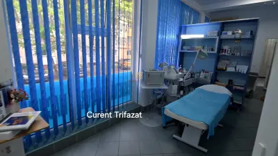 Spațiu Birouri de Vânzare în Burdujeni, Suceava | Zonă Ultracentrală | 176 mp | Parter + Demisol | 4 m Înălțime | Comision 0 - foto 2