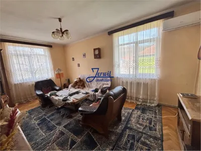 Ap. 3 camere, Lunca , et.2din 2 - Resita