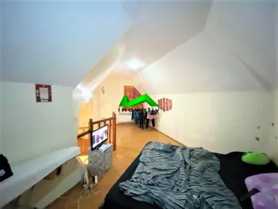Garsoniera decomandata Sibiu Siretului - foto 6