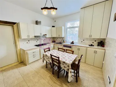 Casa in Sibiu - cartier Lazaret - teren 900 mp, cu pivnita si pod - foto 9