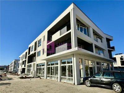 Spatiu comercial | Selimbar, Brana | la strada | 116 mp | 2 intrari - Selimbar