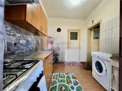Apartament la casa | zona Vasile Aaron | Milea | 50 mp utili - foto 3