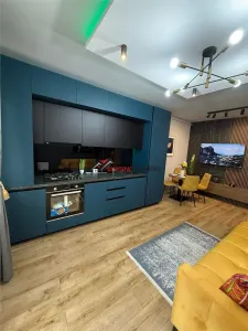 Apartament cu 3 camere, mobilat si utilat la cheie plus terasa in Floresti. - foto 9