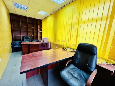 Spatiu industrial pretabil service auto | 390 mp | Central | cu birouri | - foto 3
