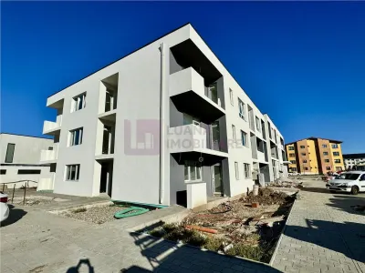 Spatiu comercial | Selimbar, Brana | la strada | 100 mp | 2 intrari - foto 2