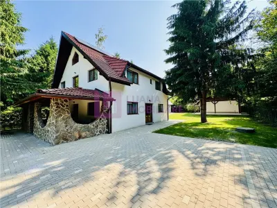 Casa de vacanta 7 camere | Valea Avrigului | teren 1000 mp | video - Avrig