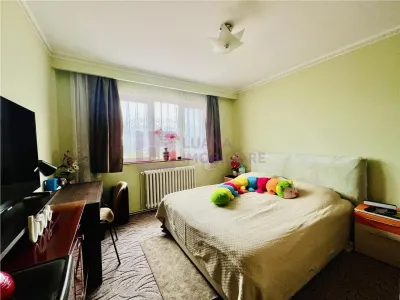 Apartament cu 3 camere | Vasile Aaron | decomandat | pivnita si boxa - foto 7