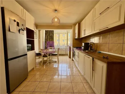 Apartament 3 camere de vanzare | Vasile Aaron | decomandat | pivnita | - foto 2