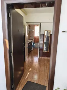 Vanzare Apartament 2 Camere Semidecomandat Piata Sudului - foto 1