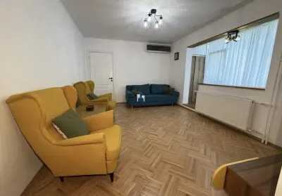 Vanzare Apartament 3 Camere Semidecomandat Berceni-Al.Terasei - foto 1