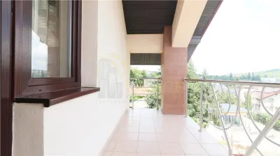 Vila exclusivista de vanzare in Iasi, design impunator,  localizare excelenta. - foto 24