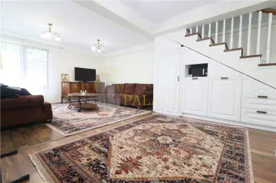 Apartament Duplex, in centrul Iasiului, finisaje premium si curte - foto 3