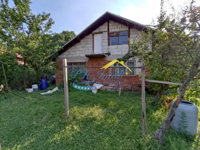 Casa de Vanzare, Banesti - foto 1