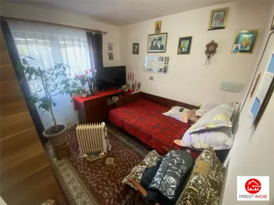 Casa de vanzare in zona centrala - foto 4