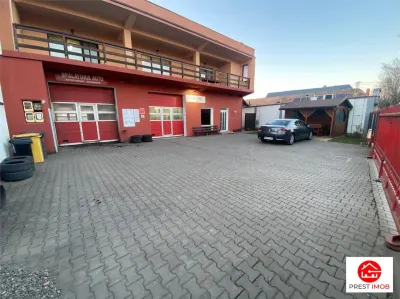 Casa cu 4 camere+spatiu comercial de vanzare in Unirii - foto 2