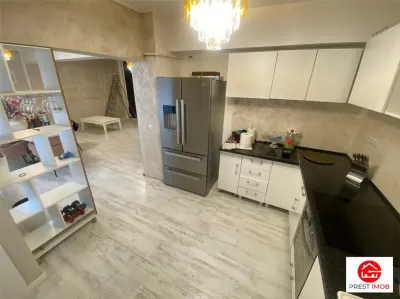 Apartament cu 3 camere de vanzare in zona centrala - Targu Mures