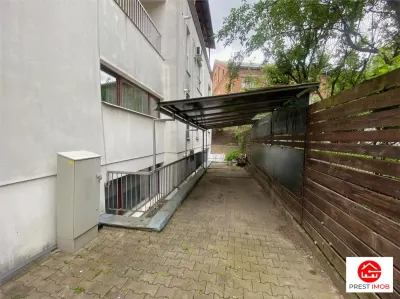 Apartament cu 3 camere de vanzare in zona centrala - foto 13