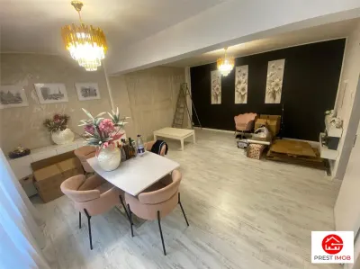 Apartament cu 3 camere de vanzare in zona centrala - foto 3