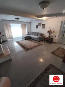 Apartament si spatiu comercial de vanzare - foto 1